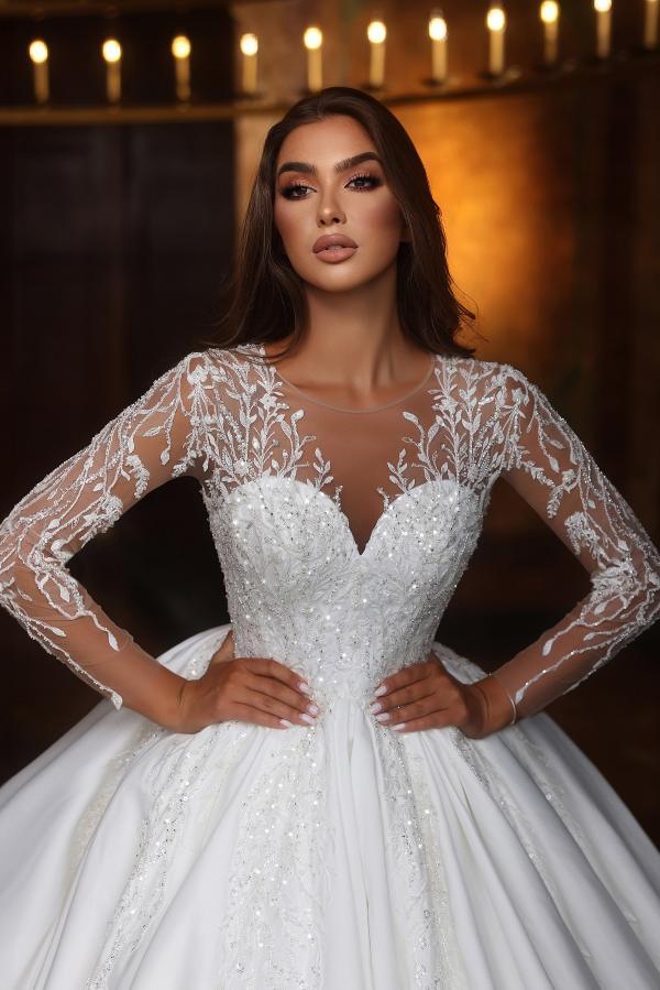 Long Sleeve V-neck A-Line Sweetheart Appliques Lace Wedding Dress