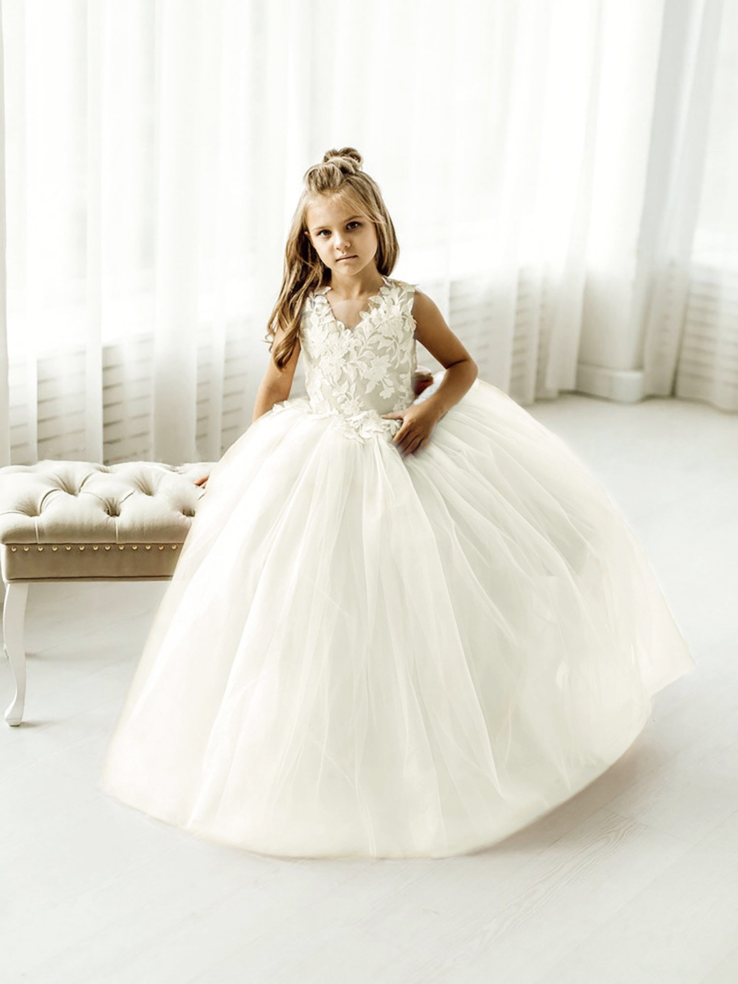 Long Ball Gown Tulle Lace Sleeveless Flower Girl Dress with Bow