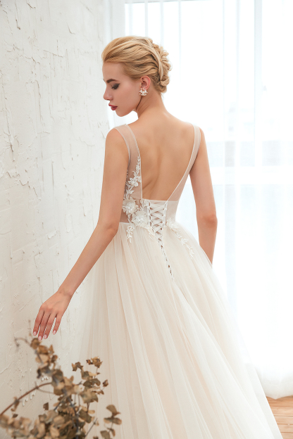 Chic Long V-neck Lace-up Appliques Tulle A-line Wedding Dress
