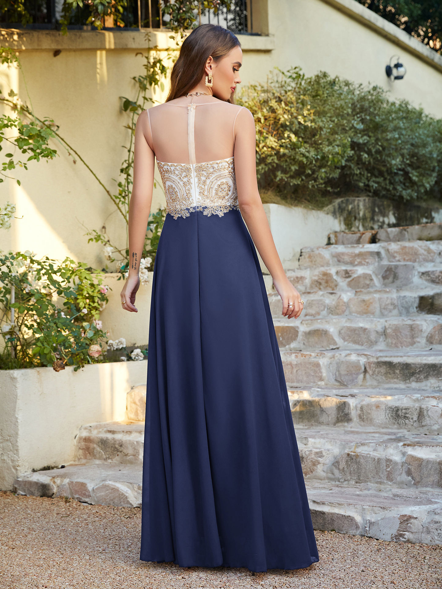 Elegant Long A-line Chiffon Sleeveless Tulle Lace Appliques Prom Dress