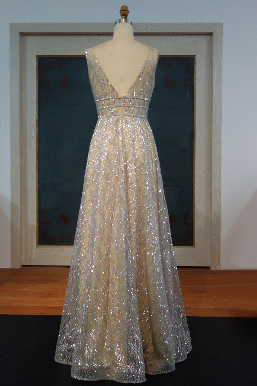 Long A-line Sleeveless Floor Length Sequined V-neck Prom Dresses