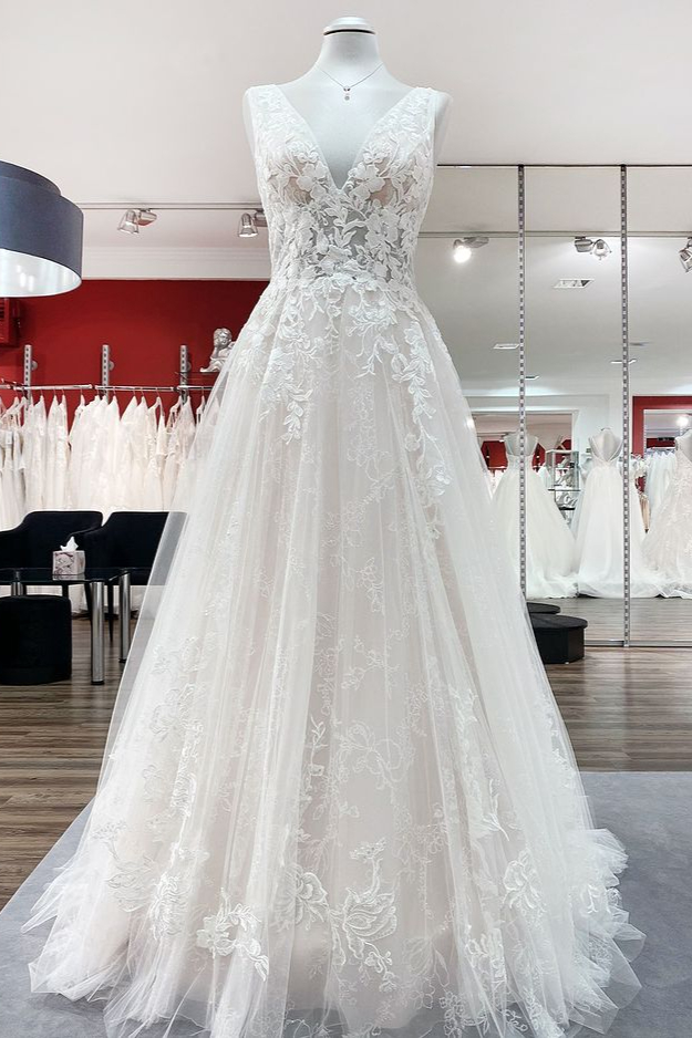 A-line deep V-neck open back tulle wedding dress with lace appliques