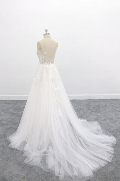 Elegant Long Sweetheart Appliques Lace Tulle A-line Wedding Dress