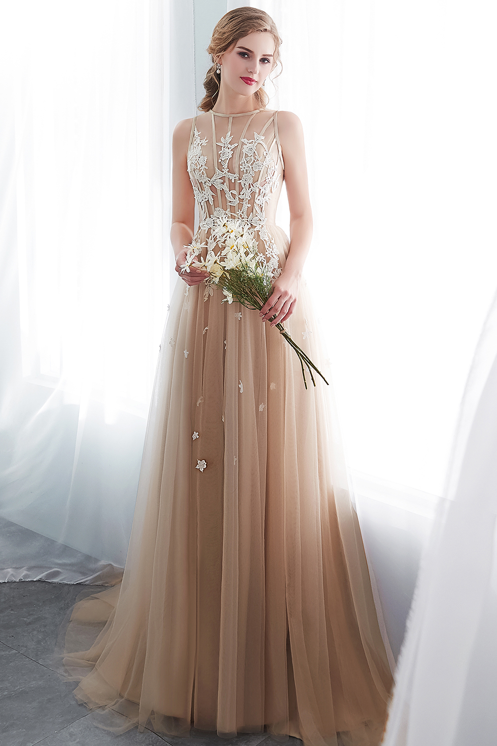 Long A-line Sleeveless Appliqued Lace Tulle Floor Length Evening Dresses