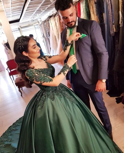 Elegant Long Ball Gown Sweetheart Satin Lace Prom dresses with Sleeves