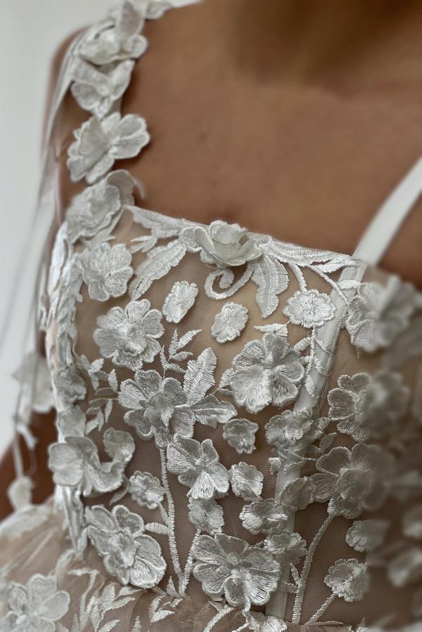 Short A-line Square Neck Spaghetti Straps Sleeveless Tulle Appliques Lace Wedding Dresses