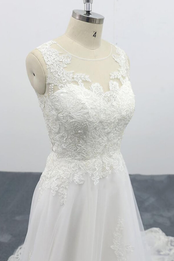 Elegant Long Appliques Lace Tulle A-line Wedding Dress