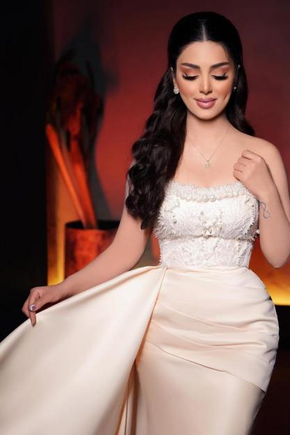 Long Sleeves Mermaid Strapless Satin Long Wedding Dresses with Beads