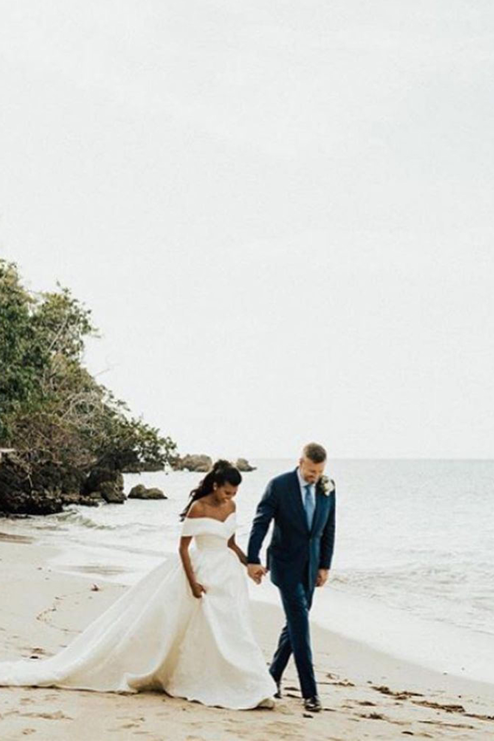 Elegant Long Off The Shoulder White Ball Gown Wedding Dresses