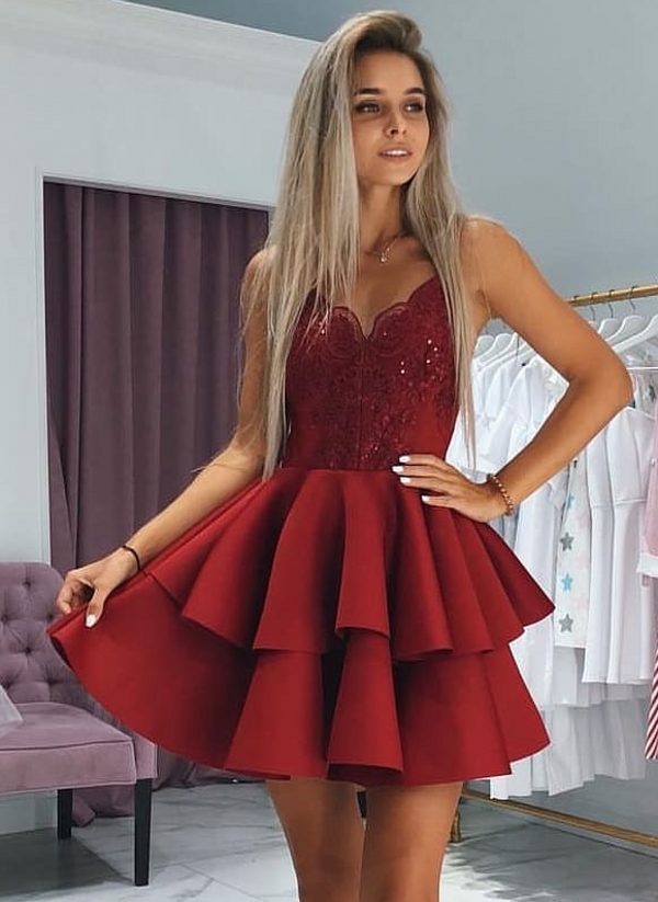 Short A-line Spaghetti Straps Lace Homecoming Dresses with Appliques