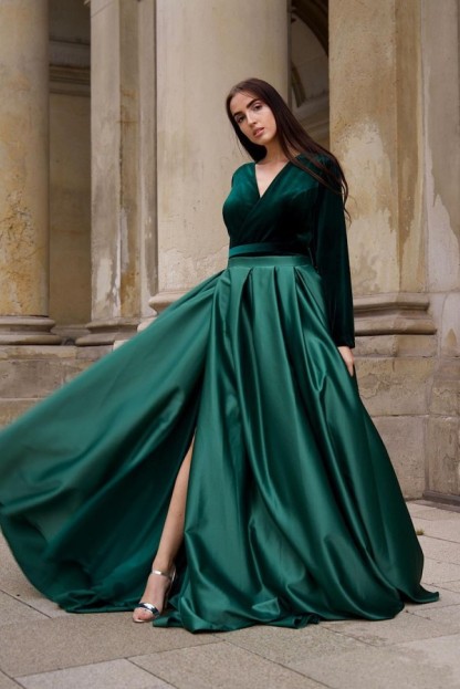 Vintage A-line Velvet V-neck Long Sleeves Prom Dress with Slit