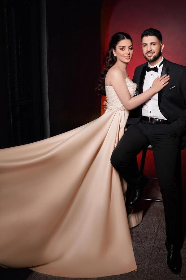 Long Sleeves Mermaid Strapless Satin Long Wedding Dresses with Beads