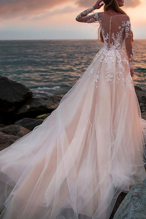 Beach Long A-Line Jewel Neck Court Train Lace Tulle Wedding Dresses with Long Sleeve