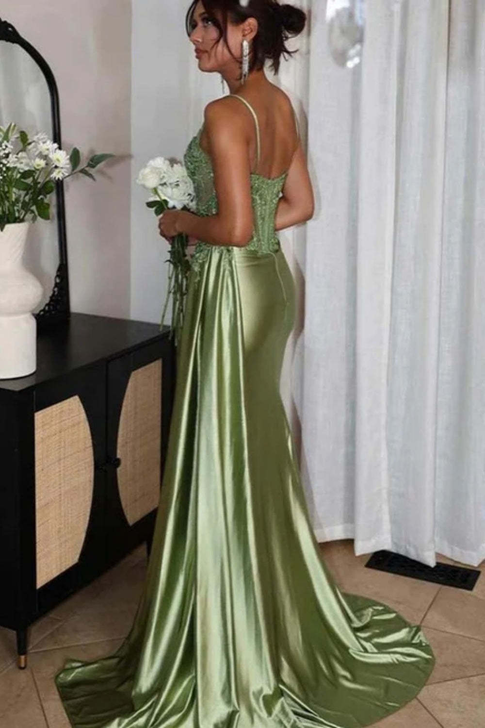 Cocosbride Black Spaghetti Straps Sleeveless Mermaid Evening Dress with Split