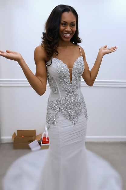 Spaghetti Straps Deep V-neck Wedding Dresses with Floral Applique