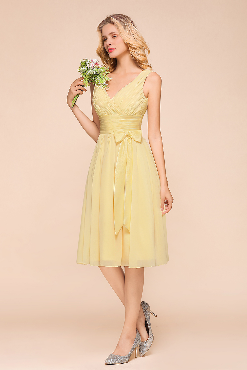 Classy Wide Straps V-neck A-line Knee-length Chiffon Bridesmaid Dress With Bowknot