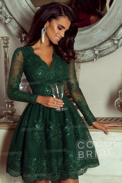 Elegant Short A-line V-neck Tulle Lace Homecoming Dresses with Sleeves
