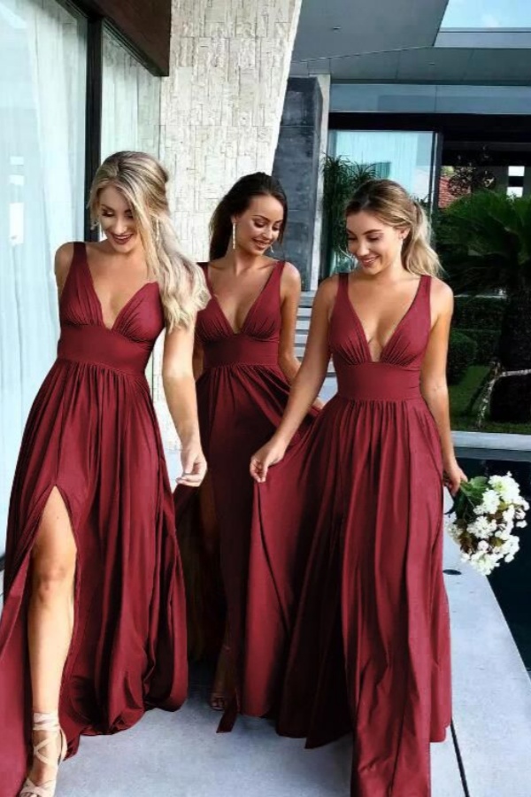 Elegant Long A-line V-Neck Sleeveless Bridesmaid Dress With Slit