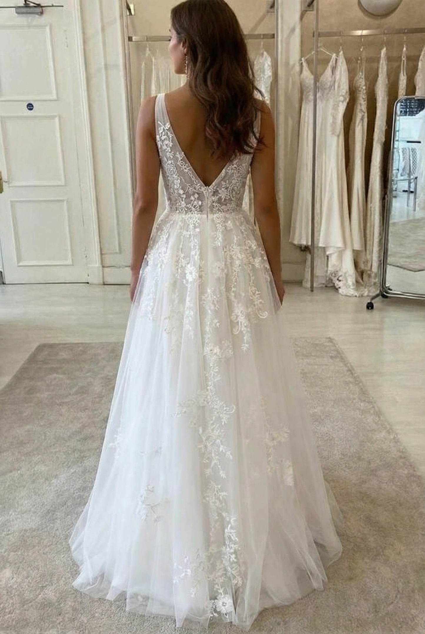 Elegant Long A-line V-neck Appliques Lace Tulle Wedding Dress