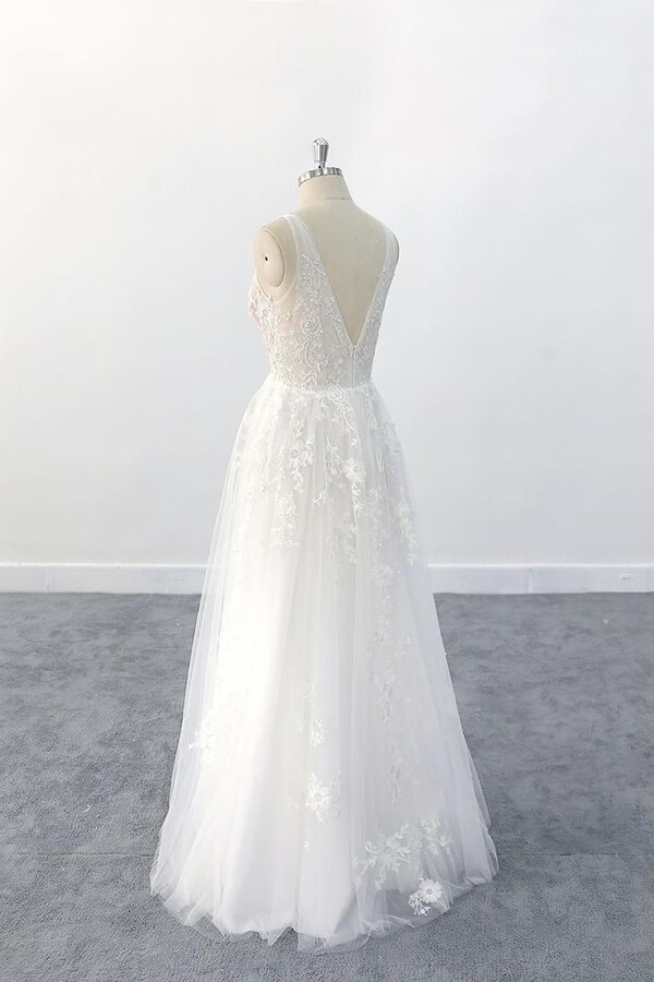 Elegant Long A-line V-neck Appliques Lace Tulle Wedding Dress