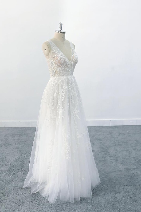 Elegant Long A-line V-neck Appliques Lace Tulle Wedding Dress