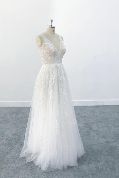 Elegant Long A-line V-neck Appliques Lace Tulle Wedding Dress