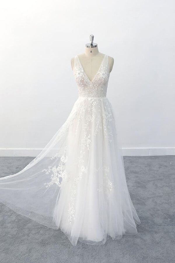 Elegant Long A-line V-neck Appliques Lace Tulle Wedding Dress