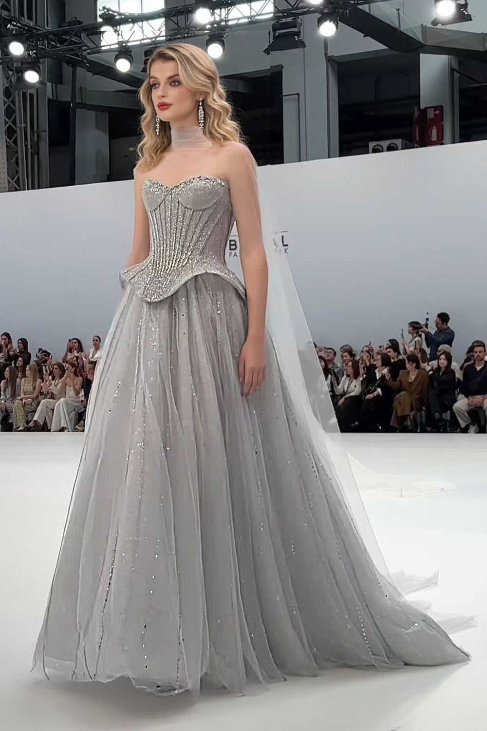 Cocosbride Elegant Sweetheart Tulle A-line Evening Dress with Rhinestones