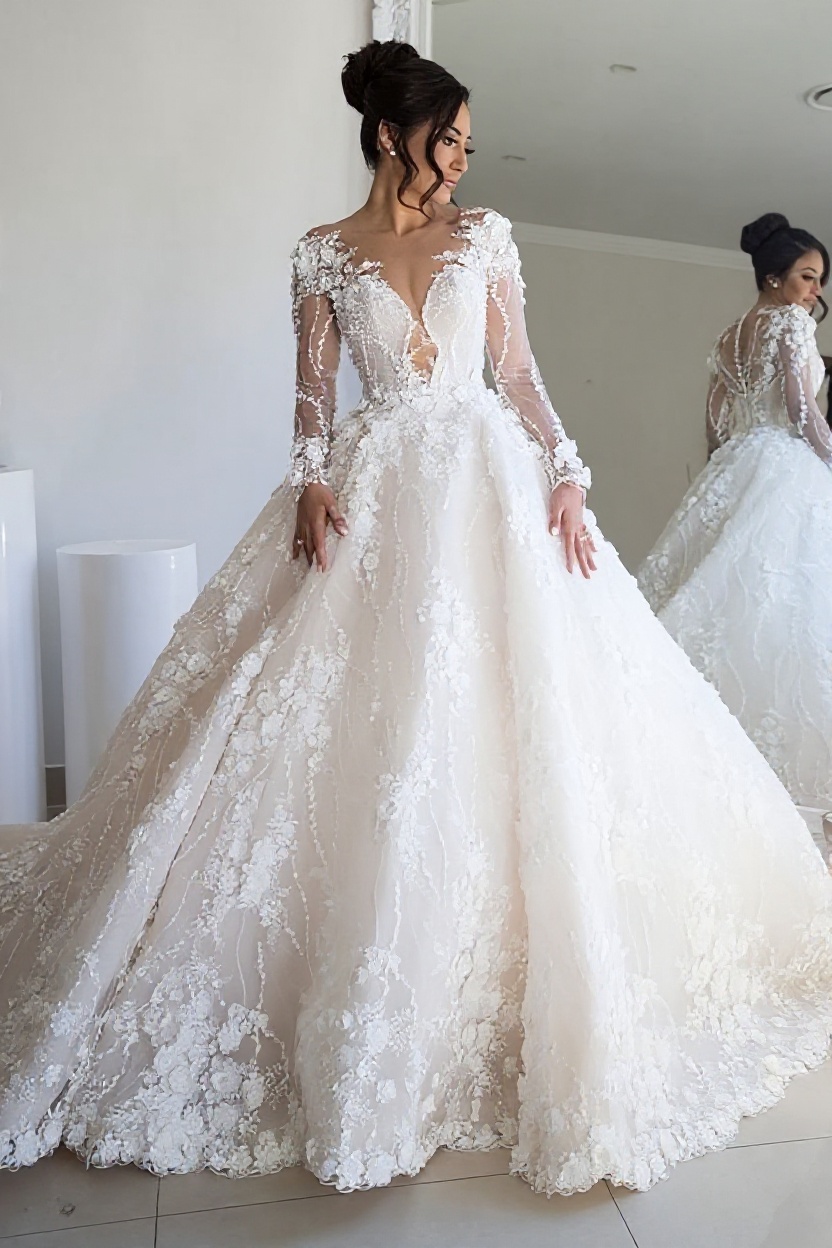 Exquisite Long Ball Gown Sweetheart Tulle Lace Backless Wedding Dress with Sleeves