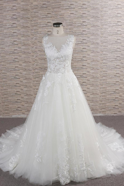Long Sweetheart Applqiues Lace Tulle A-line Wedding Dress