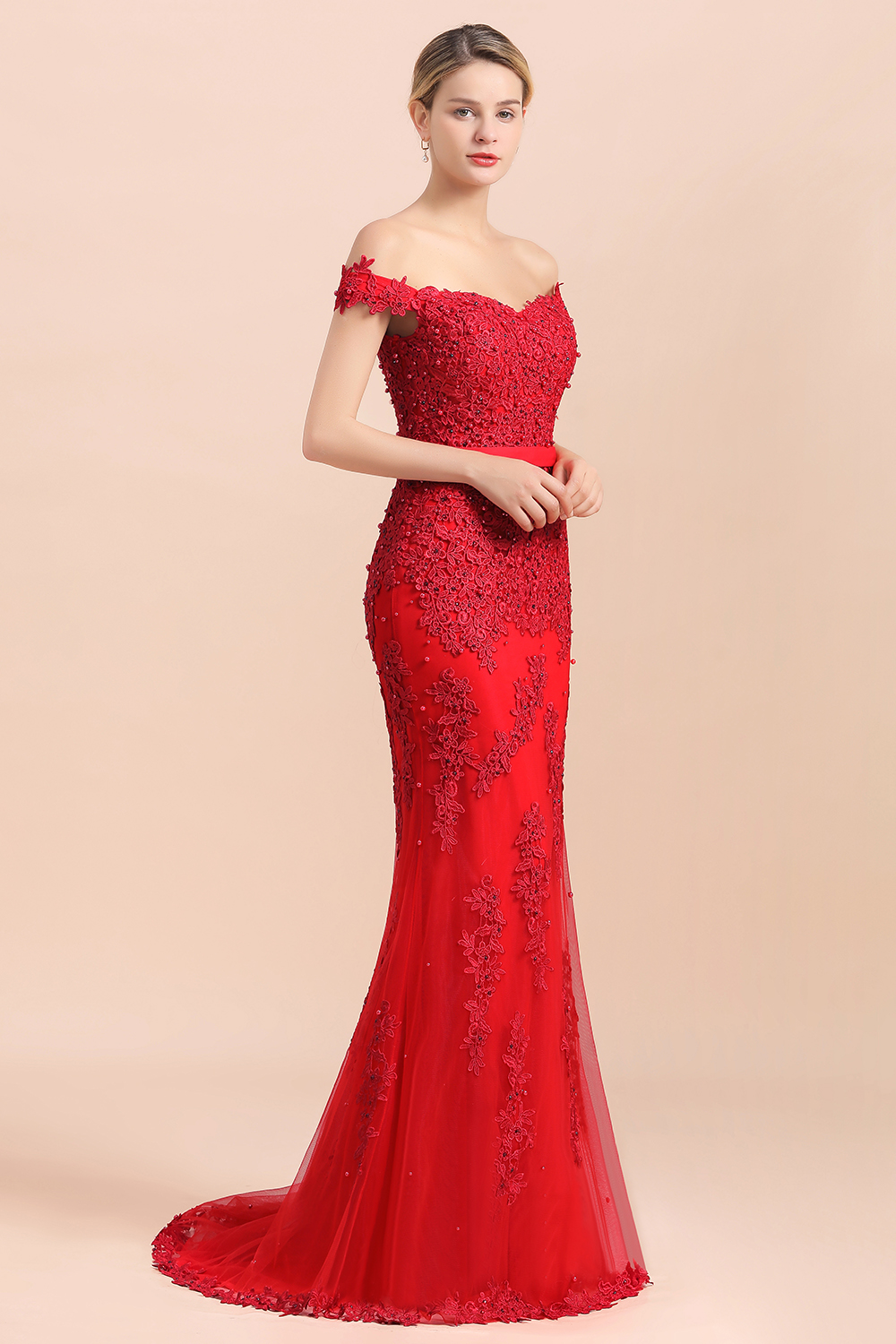 Glamorous Off-the-Shoulder Appliques Lace Tulle Mermaid Bridesmaid Dress