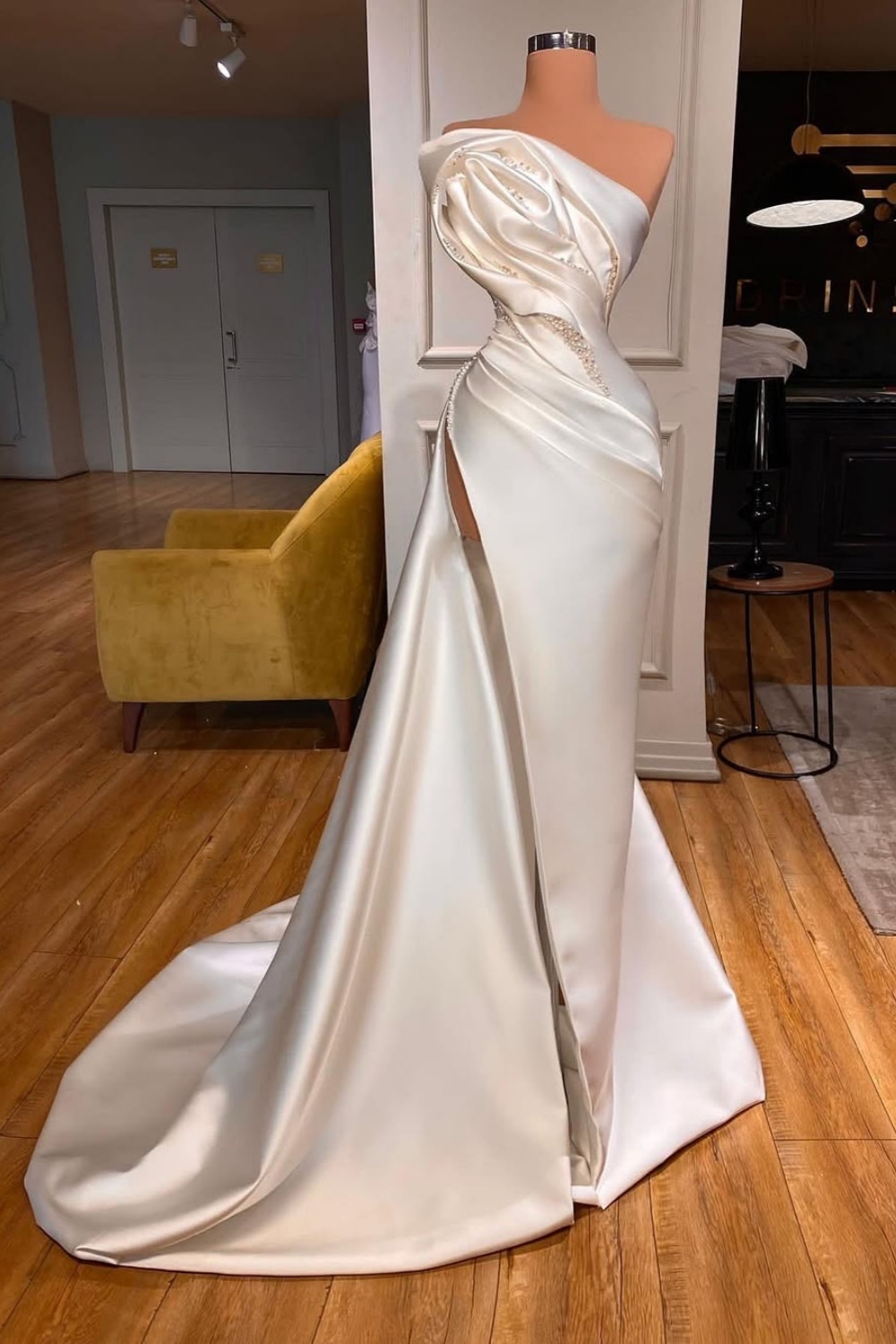 Glamorous Strapless Mermaid Prom Dress with Side Slit