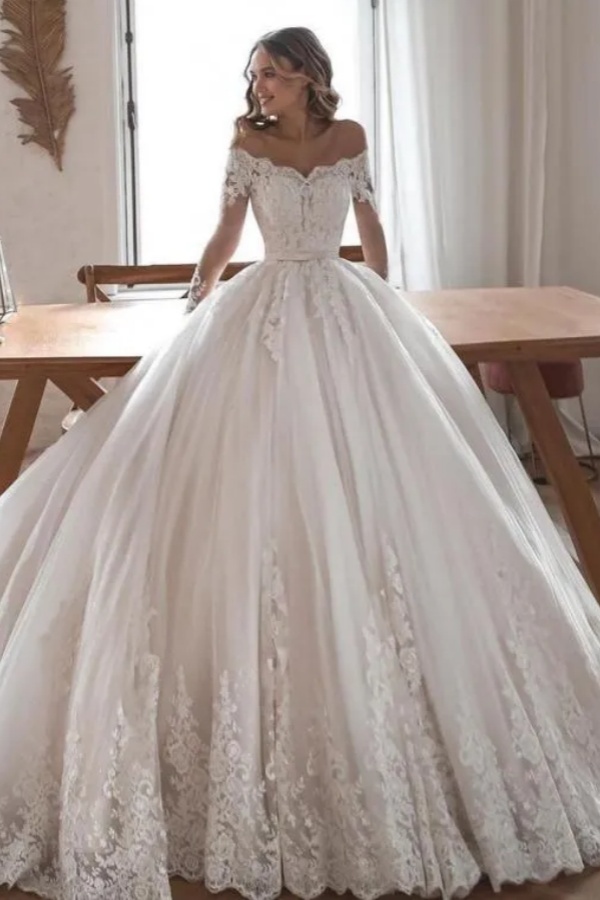 Gorgeous Long Off the Shoulder Ball Gown Lace Tulle Wedding Dresses with Sleeves