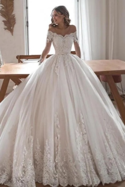 Gorgeous Long Off the Shoulder Ball Gown Lace Tulle Wedding Dresses with Sleeves