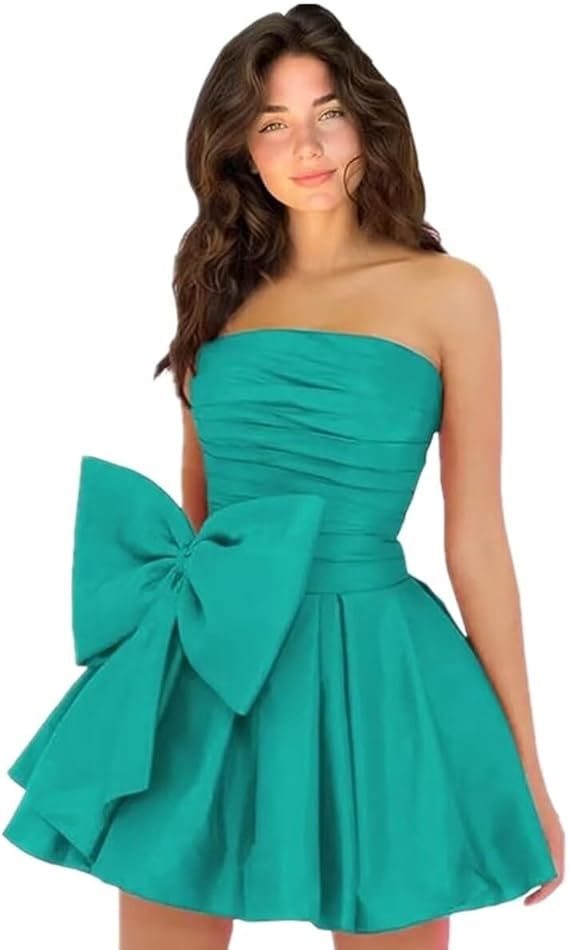Chic Short A-line Sleeveless Strapless Ruched Lace Up Homecoming Dresses with Bow - CoCosBride