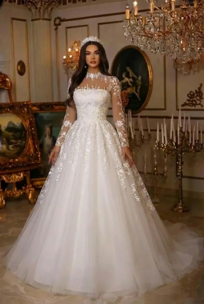 Long Sleeve A-line Tulle Long Lace White Button Wedding Dress