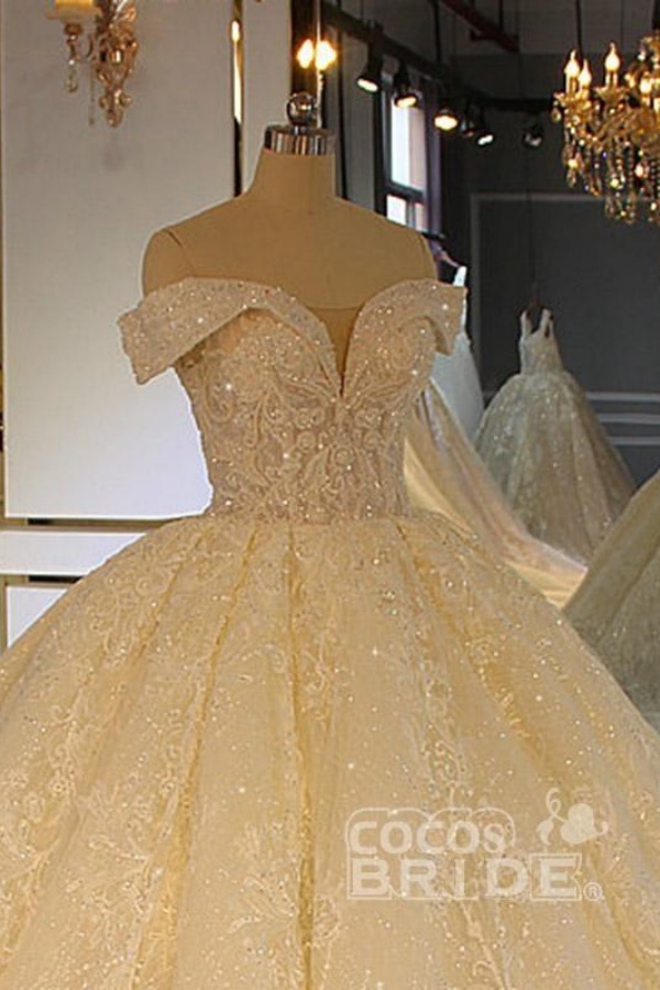 Luxury Long Off the Shoulder Lace-Up Ball Gown Wedding Dresses with Beading