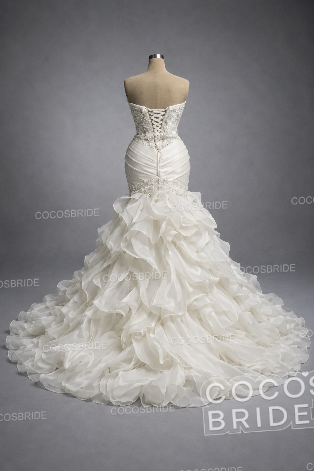 Luxury Strapless Mermaid Wedding Dress with Ruffle