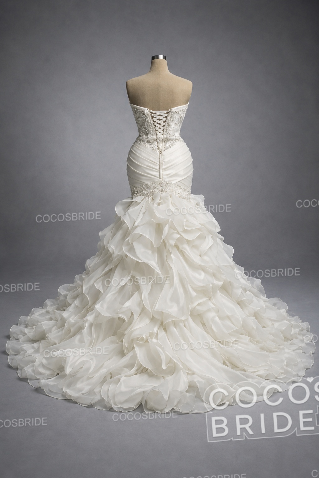 Luxury Strapless Mermaid Wedding Dress with Ruffle