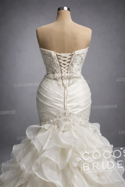 Luxury Strapless Mermaid Wedding Dress with Ruffle