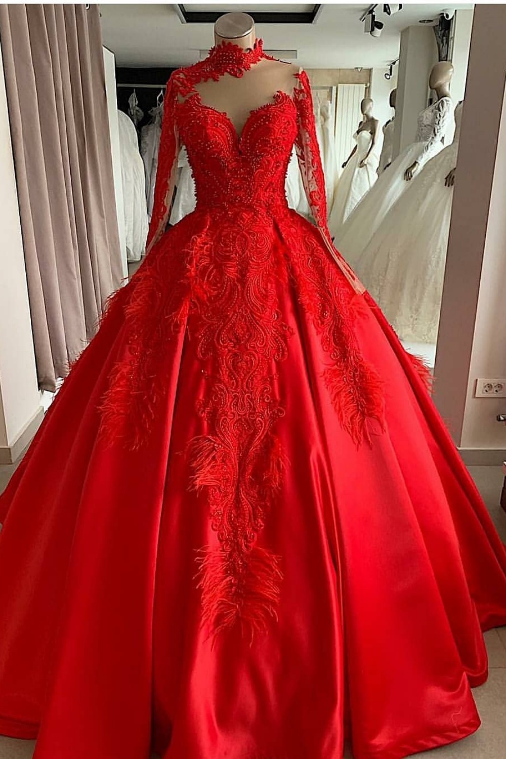 Red Sweetheart Long Sleeve Appliques Lace Ball Gown Prom Dresses