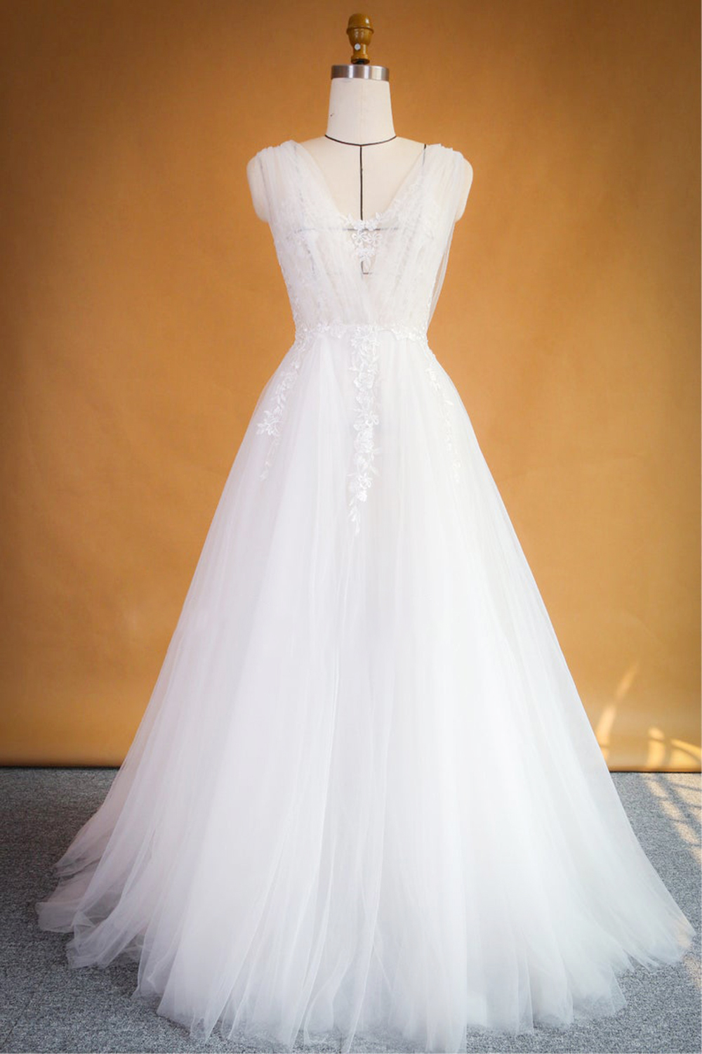 Ruffle Applqiues Tulle A-line Wedding Dress
