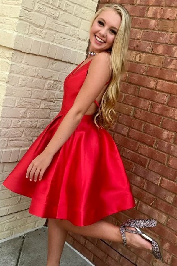 Sexy Short A-line V-Neck Open Back Red Homecoming Dresses