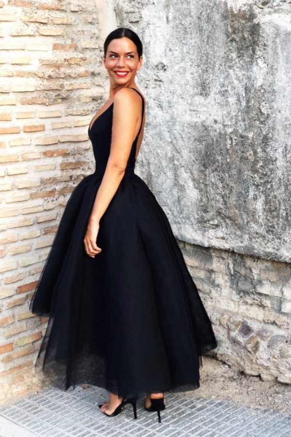 Simple Black V-neck Sleeveless Asymmetrical A-Line Prom Dresses