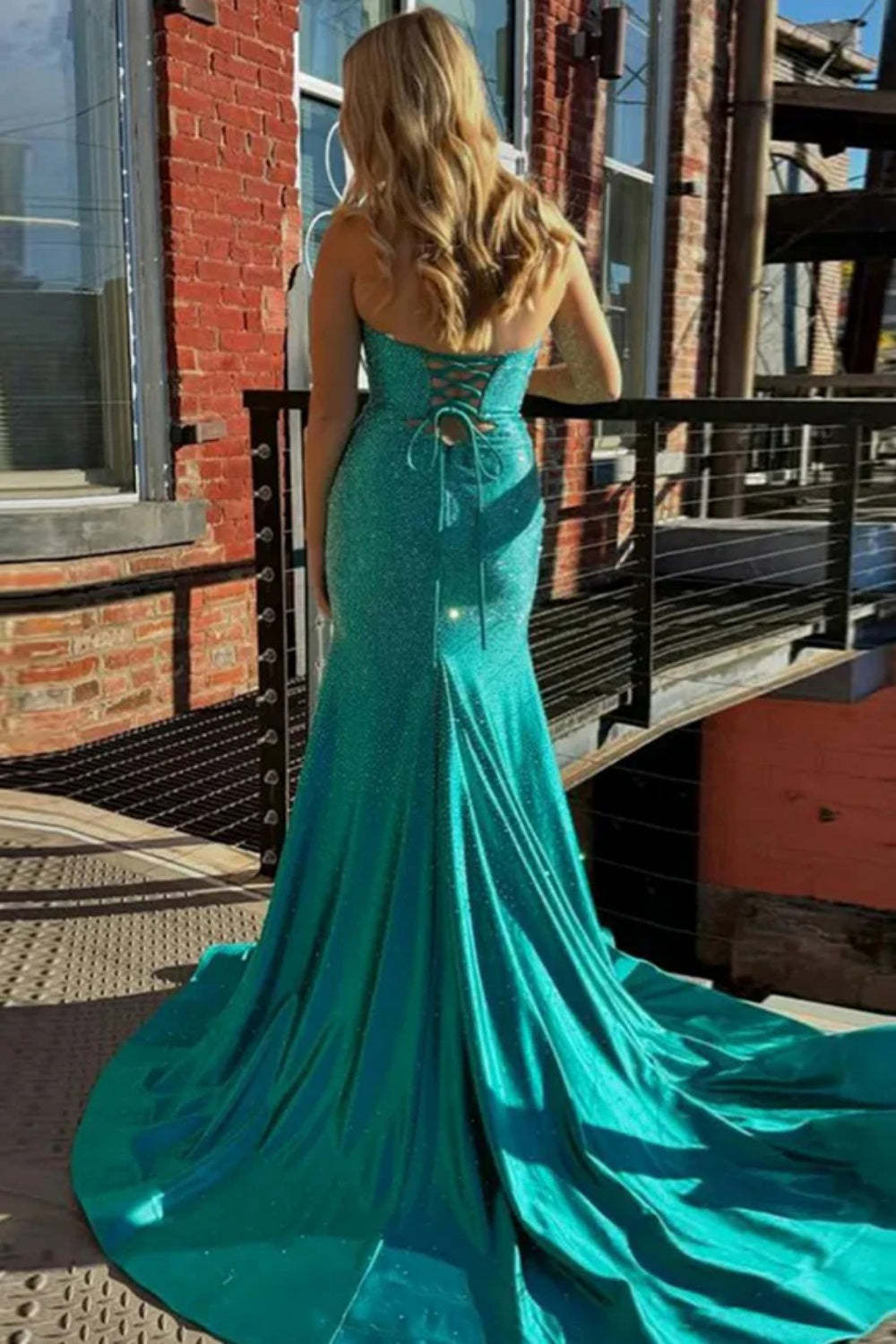 Cocosbride Cute Sweetheart Mermaid Sequined Prom Dress with Keyhole