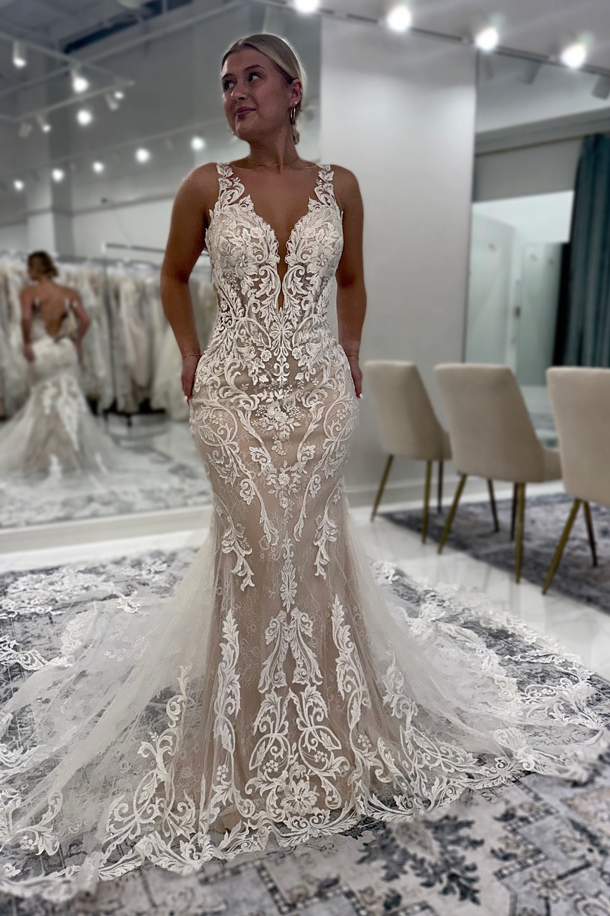 Long Mermaid Sweetheart Tulle Appliques Lace Backless Wedding Dresses with Train
