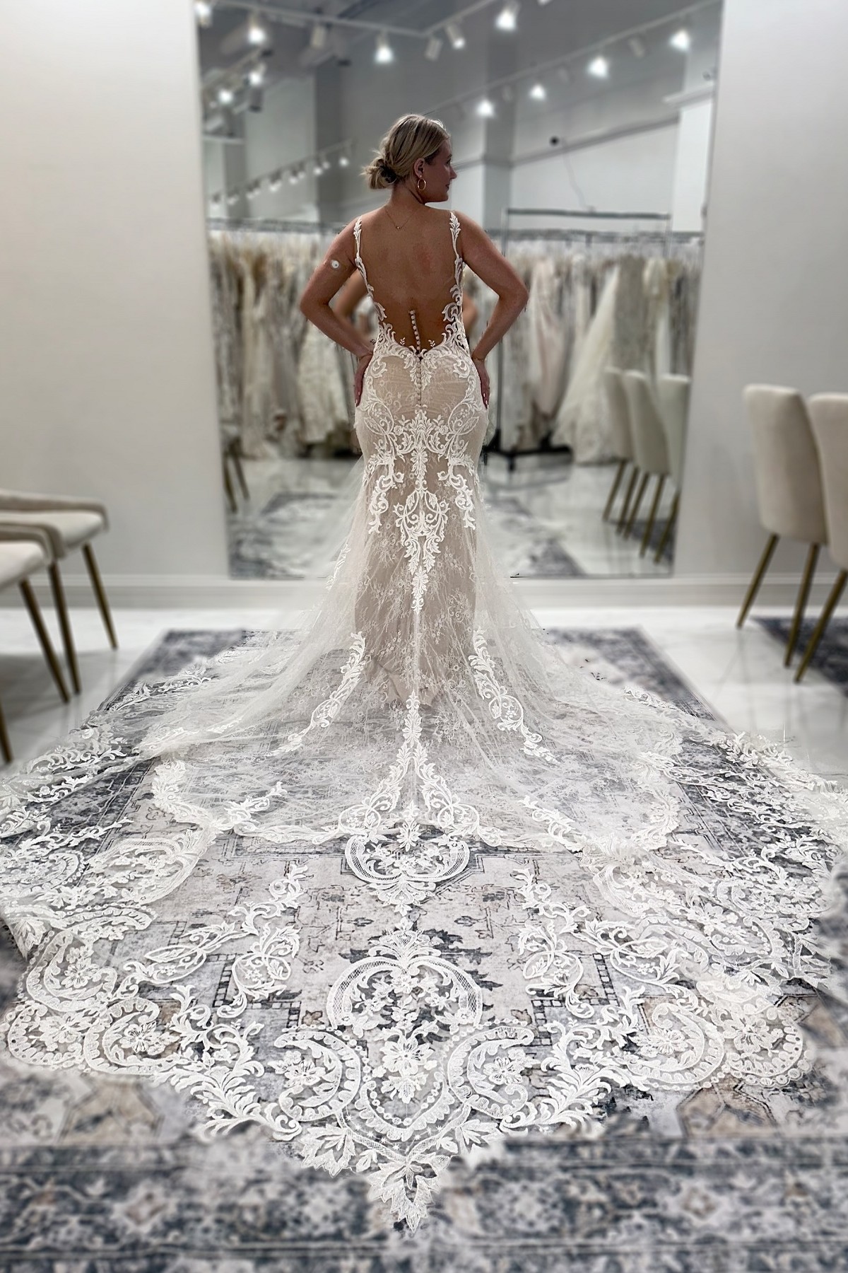 Long Mermaid Sweetheart Tulle Appliques Lace Backless Wedding Dresses with Train