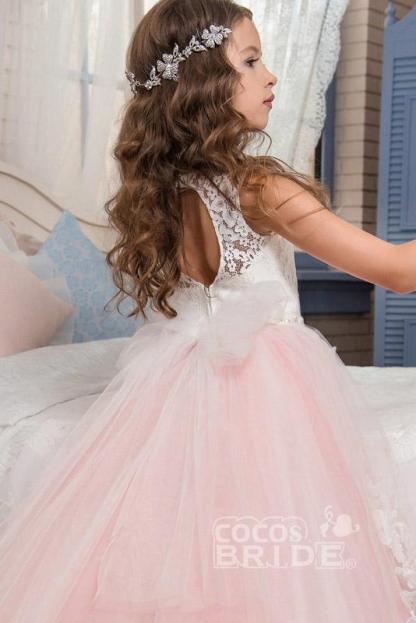White Scoop Neck Sleeveless Ball Gown Flower Girls Dress
