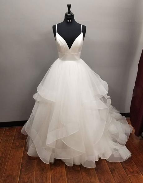 Long Multi-layered A-line White Tulle V-neck Wedding Dress