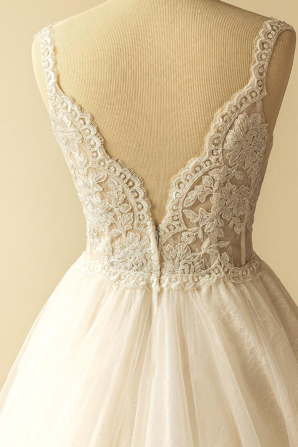Elegant Long Sweetheart Appliques Lace Tulle A-line Wedding Dress
